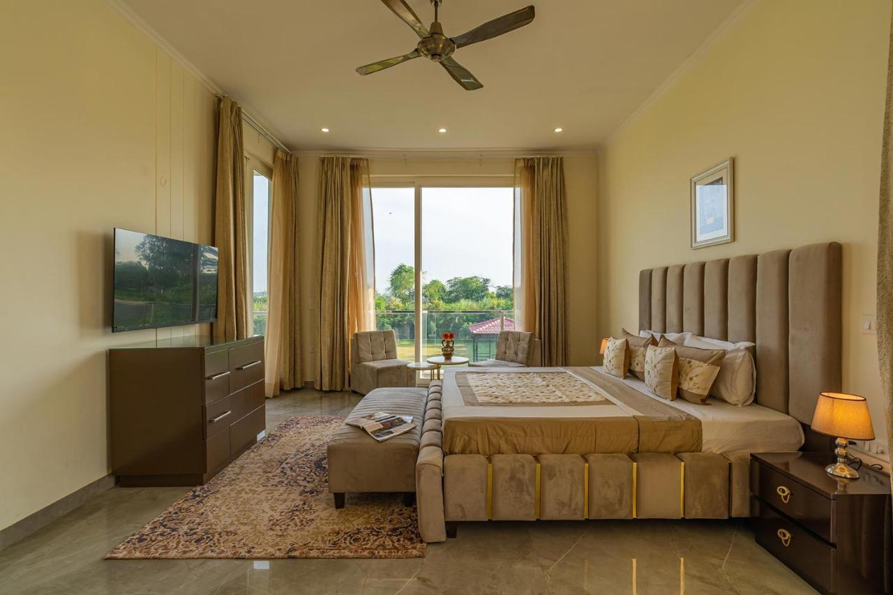 Stayvista At Blanc Belle With Outdoor Pool Sohna Dış mekan fotoğraf
