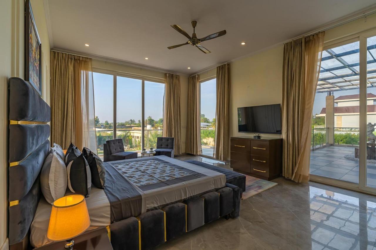 Stayvista At Blanc Belle With Outdoor Pool Sohna Dış mekan fotoğraf